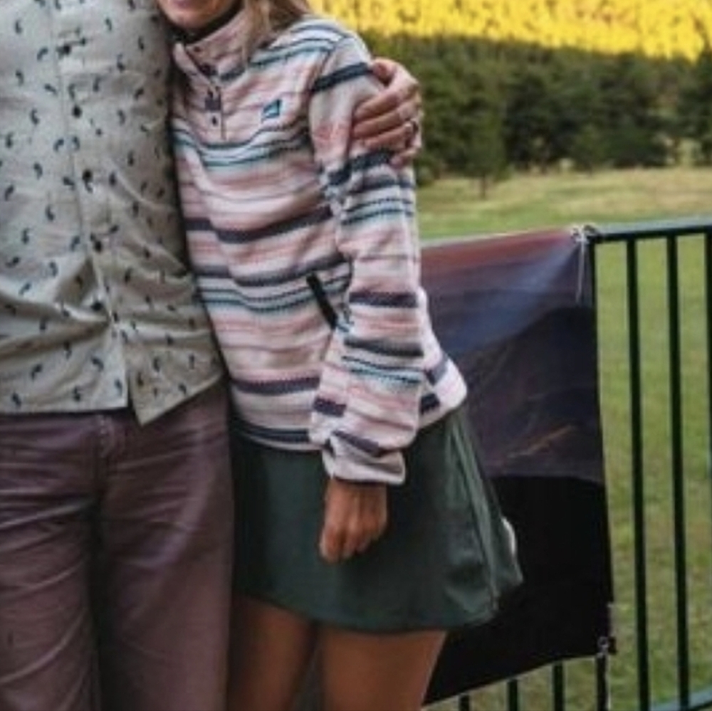 ♡Looking for Kavu Cavanaugh fleece top baja peach♡